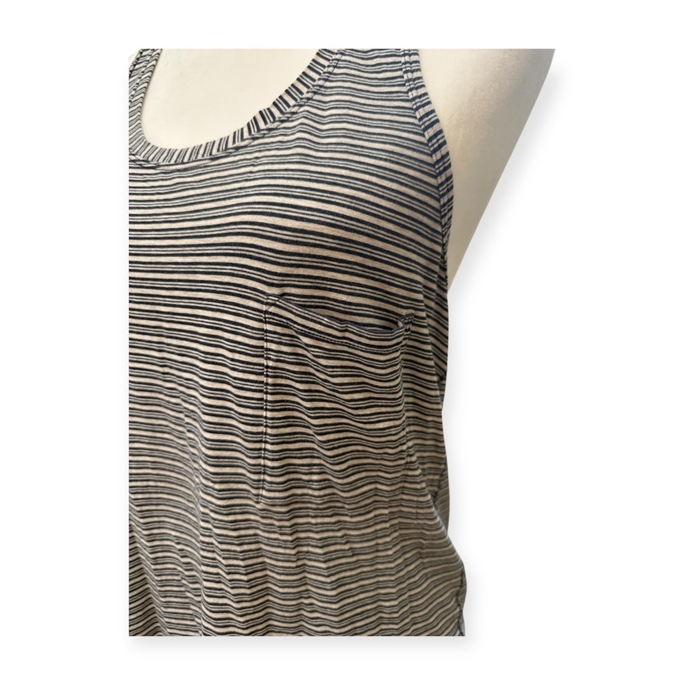 Lululemon‎ Yogi Racerback - Picture 10 of 12